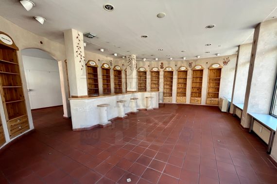 SCHÖNE, HELLE GEWERBEFLÄCHE MIT BARRIEREFREIEM ZUGANG IM ZENTRUM VON QUIERSCHIED - SOFORT FREI