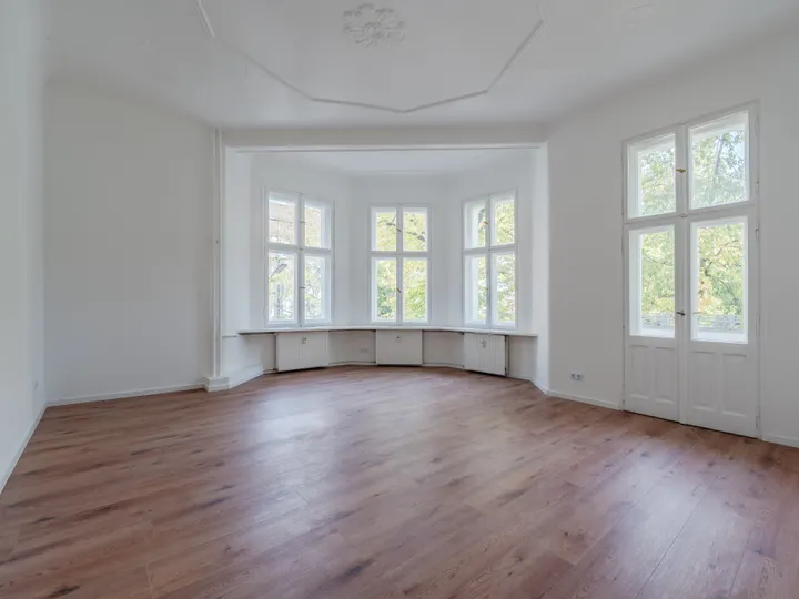 Familienfreundliche 5-Zimmer-Altbauwohnung mit Balkon am Wröhmännerpark