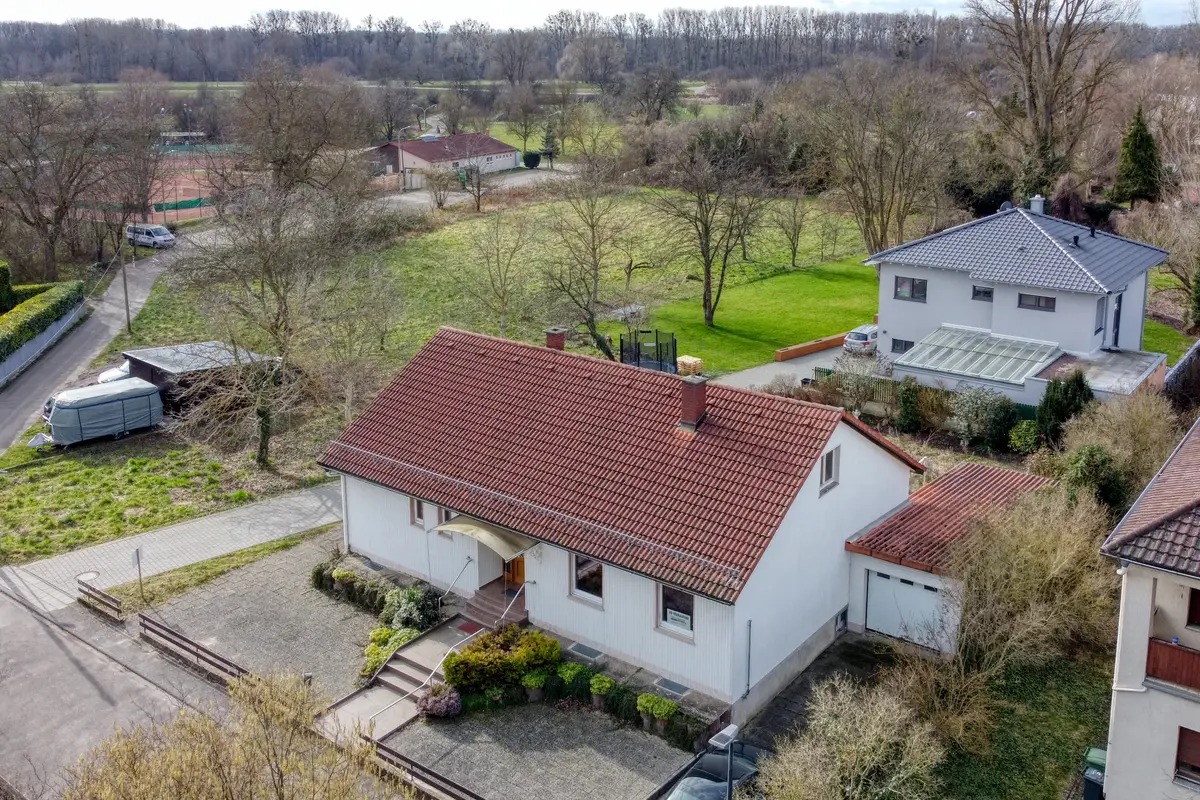 schöne Ortsrandlage