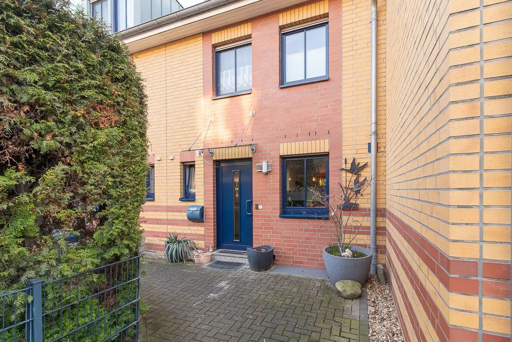 Außen klein, innen groß!
Reihenhaus in Leverkusen-Rheindorf