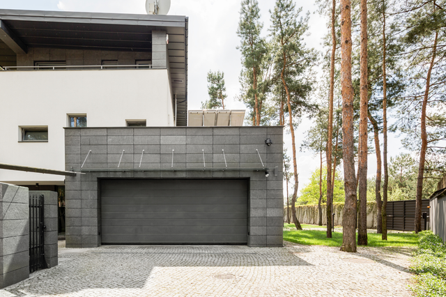 Carport oder Garage 2025: Welche Lösung passt zu Ihrer Immobilie?