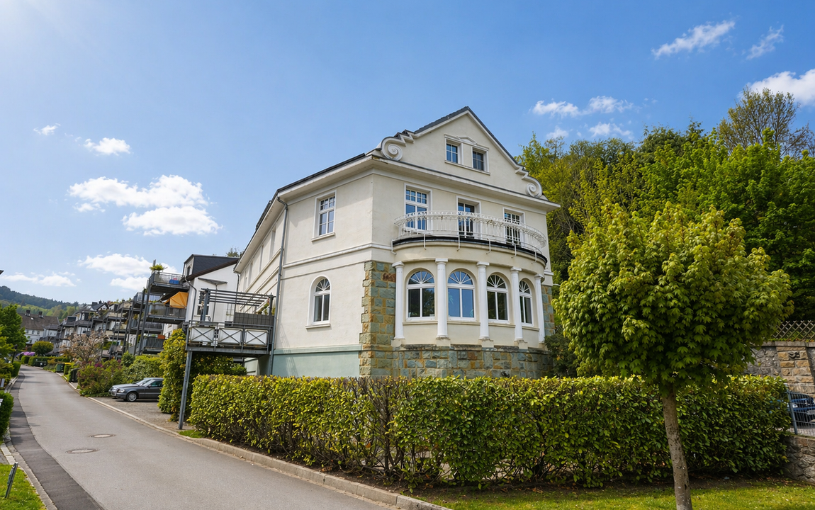 Elegante Eigentumswohnung mit exklusiver Ausstattung und Schlossblick im Wesselbachtal