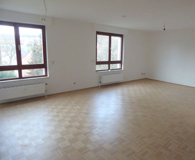 Gepflegte 3-Zimmerwohnung mit Tageslichtbad, Loggia und PKW- Stellplatz - Foto 1
