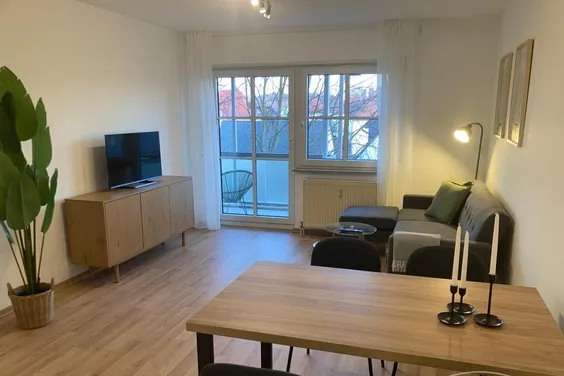 27668 HomeCompany Dresden Möbliert/Furnished 2-Zimmer Apartment mit Balkon in Dresden-Seidnitz max. 2 Personen