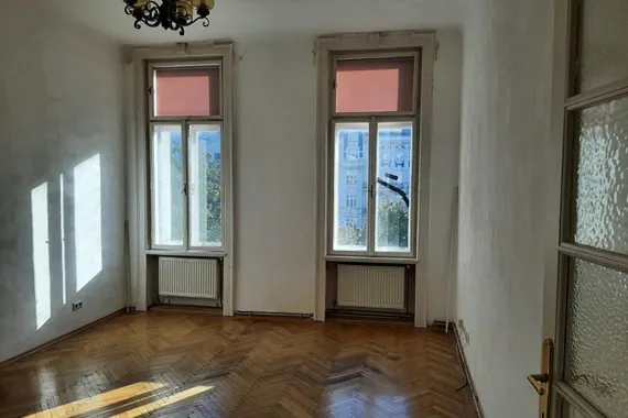UNBEFRISTETE SINGLEWOHNUNG/ U4-MARGARETENGÜRTEL! 40 m2 Stilaltbaumiete, Wohnschlafzimmer, Einbauküche, Gesamtmiete 690,--