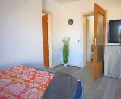 HELLES MÖBELIERTES APARTMENT MIT BALKON NÄHE GERICHT KREFELD - Foto 5