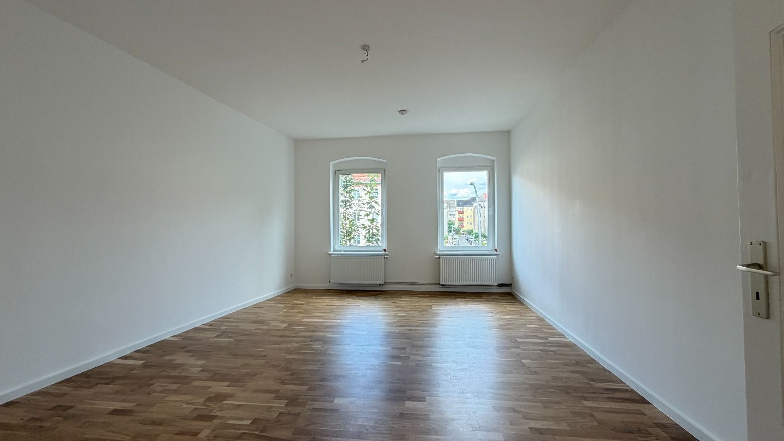 Frisch sanierte 2-Raumwohnung mit Einbauküche ! +Befristete Vermietung bis zum 30.09.2030+