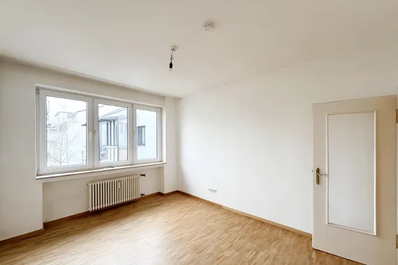 SANIERTE 2-ZIMMERWOHNUNG IN DER STADTMITTE ZU MIETEN!
