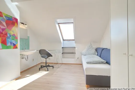 Gut möbliertes Zimmer mit Küchen- und Badbenutzung, zentrale Lage