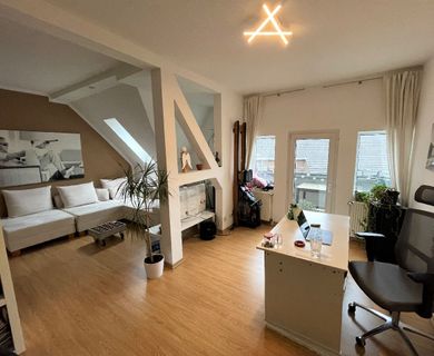 Düsseldorf-Unterbilk! 2-Zimmer-Altbauwohnung mit Wohnküche nähe Lorettostraße! - Foto 3