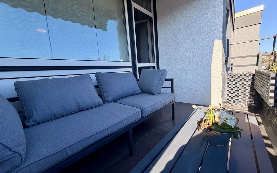 sichere Kapitalanlage: sanierte 4 Zi. Wohnung