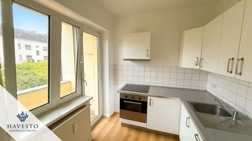 Frisch renovierte 2-Zimmer-Wohnung mit Einbauküche, Wannenbad und Balkon ins Grüne - Foto 4