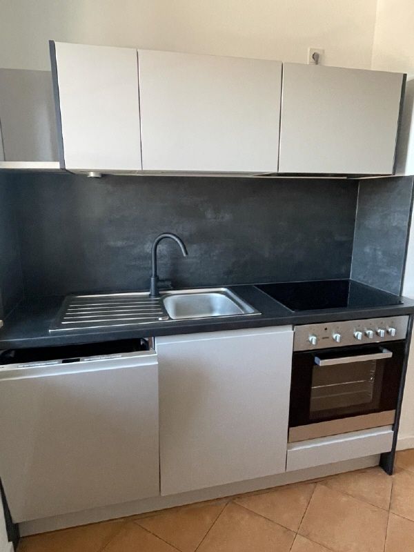 Frisch renovierte Maisonettenwohnung mit Küche in bester Neukirchen-Vluyn - Photo 2