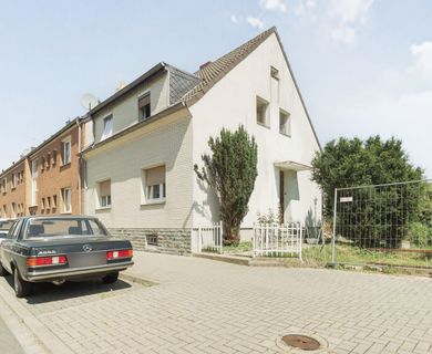 Raum für Ihre Visionen: Charmantes Einfamilienhaus mit großem Entwicklungspotenzial in Erkelenz