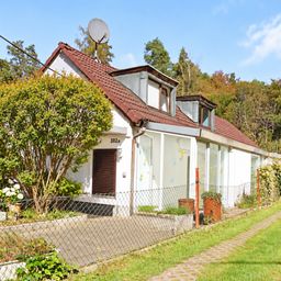 Unberührter Freiraum am Waldesrand: Ihr Visionäres Sanierungsprojekt in Kölner Solitärlage