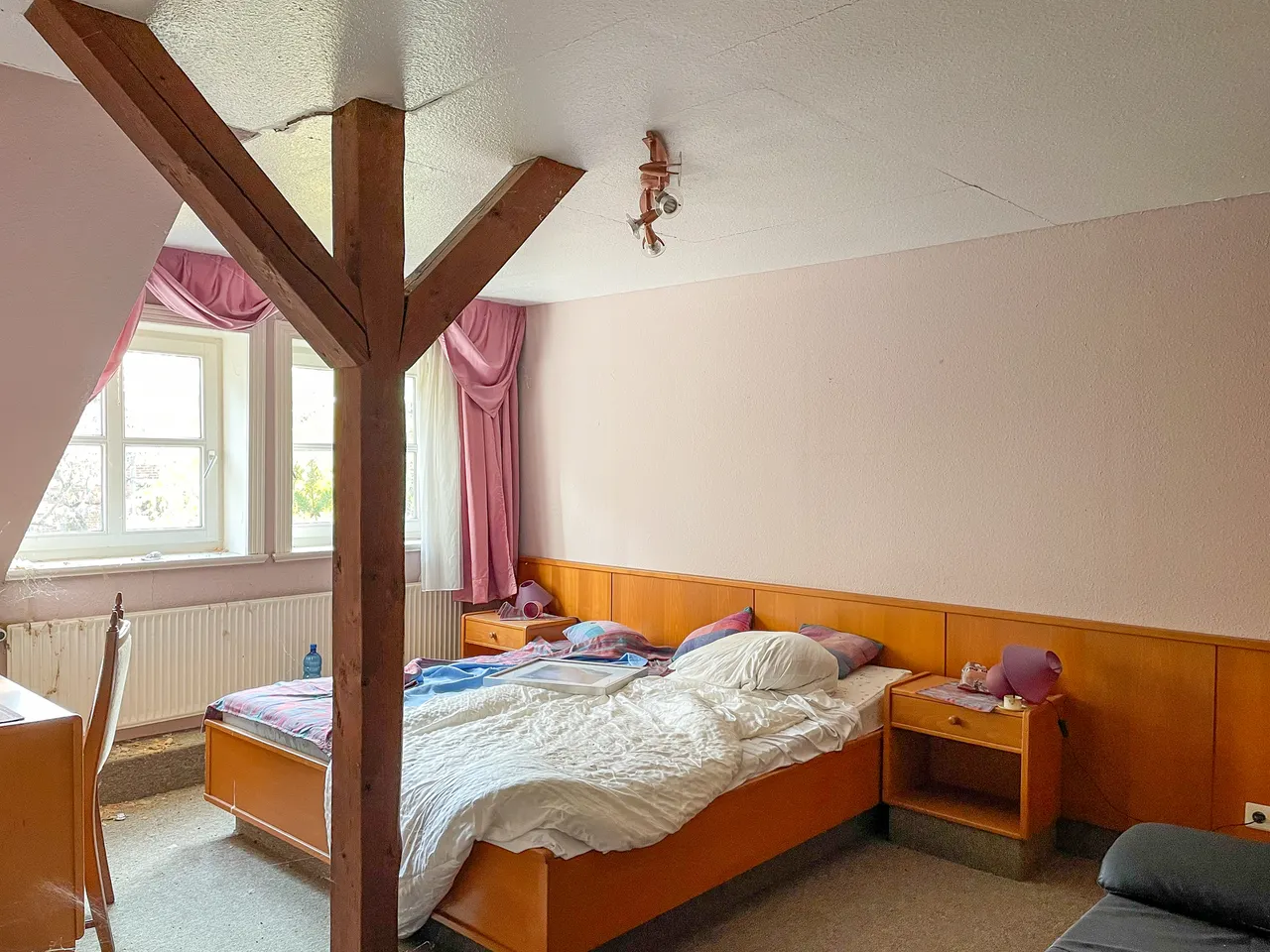 Ruhiges Schlafzimmer im DG