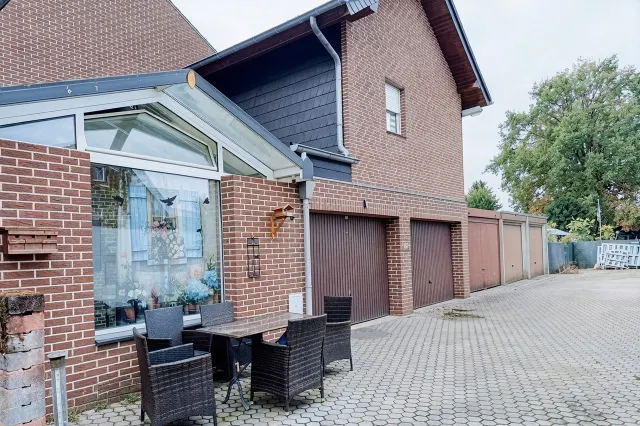 Wintergarten und Garage