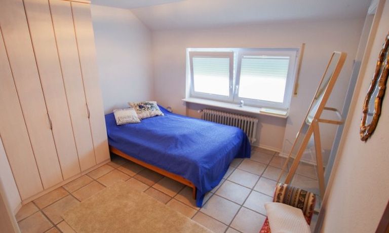 Schlafzimmer (1OG)
