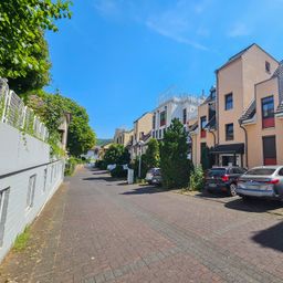 Attraktive 2 Zimmer-Wohnung, drei Balkone und TG-Stallplatz, ca. 100 m zur Rheinpromenade in Remagen