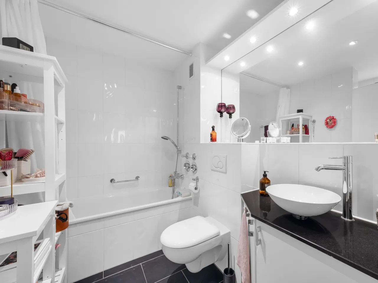 Bad mit Badewanne
