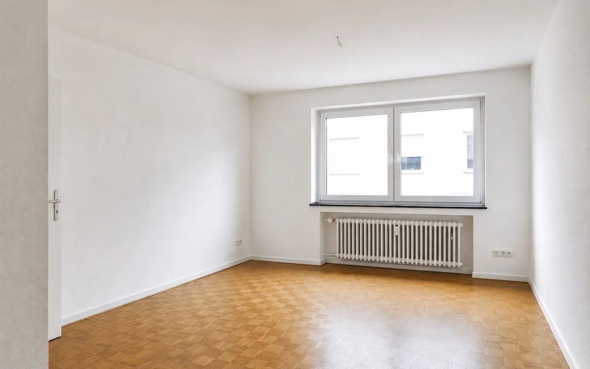 MODERNE 3-ZIMMERWOHNUNG MIT BALKON IM KREFELDER ZENTRUM ZU MIETEN!
