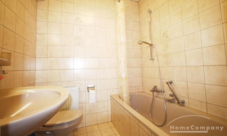 Badezimmer mit Wanne