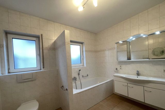 Badezimmer EG