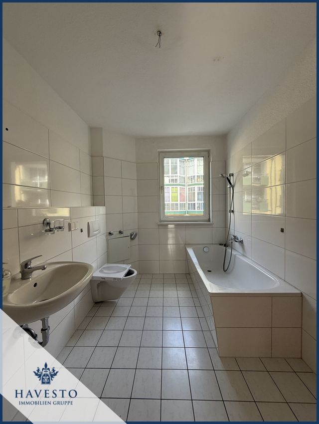 Attraktive Wohnung mit 2-Zimmern, neuer Einbauküche, Balkon & Stellplatz! - Photo 5