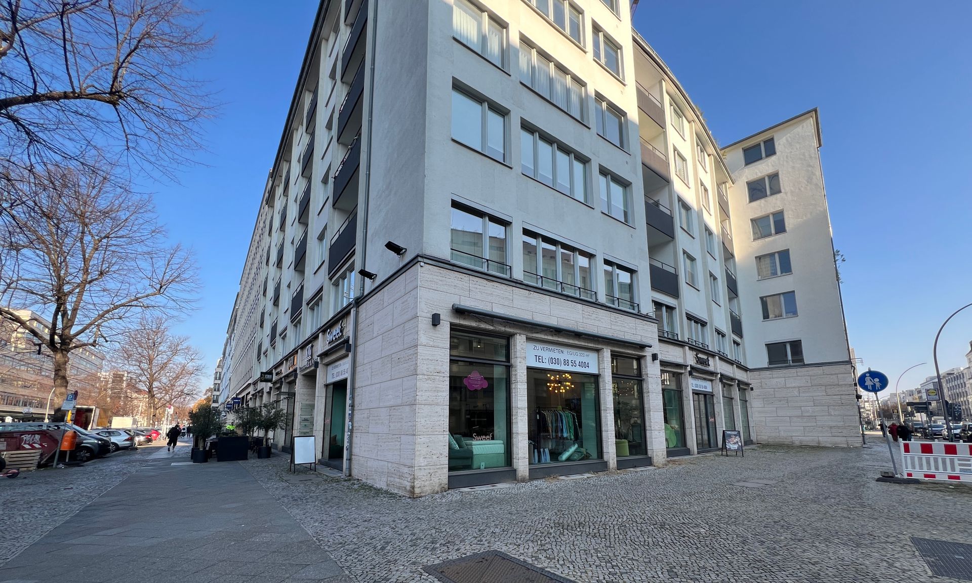 City West: Erstklassige Einzelhandelsfläche mit großer Schaufensterfront!