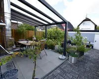 überdachte Terrasse