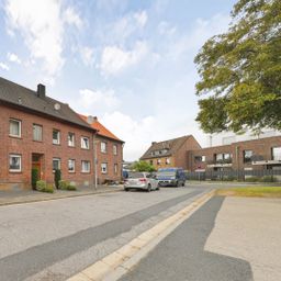 Vielseitiges Mehrfamilienhaus in Heinsberg-Waldenrath: Eigennutzung trifft auf solide Mieteinnahmen