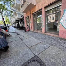 Ladengeschäft mitten auf der belebten Boxhagener Straße!