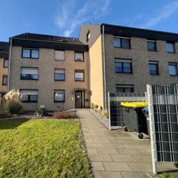 Moderne 3-Zimmer-Wohnung in zentraler Lage mit Balkon und Garage