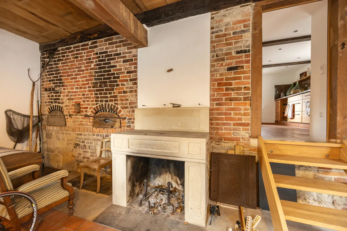 Backhaus mit Backöfen u. Herdfeuer
