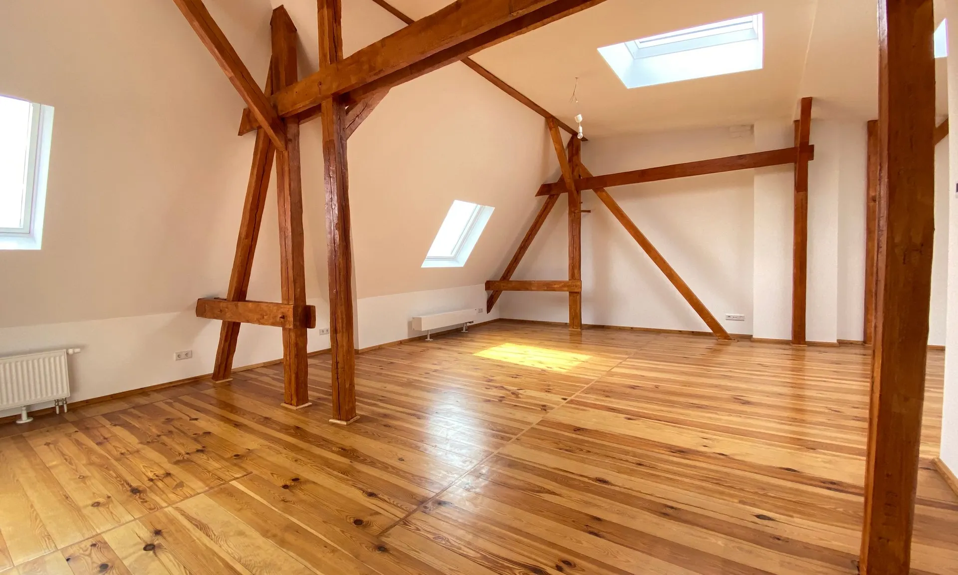 Großzügige Dachgeschosswohnung!