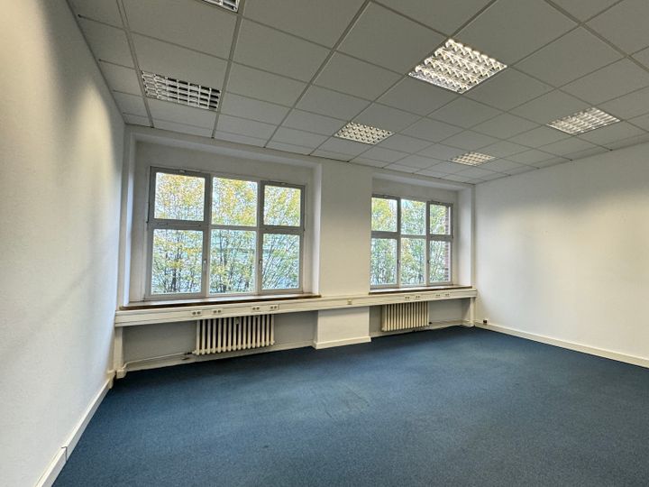 Einzelraumvermietung in gepflegtem Bürogebäude !