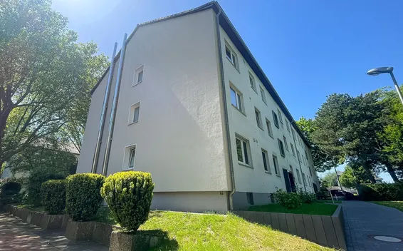 Großzügige 4-Zimmer-Wohnung mit Loggia in grüner Lage von Essen-Schönebeck
