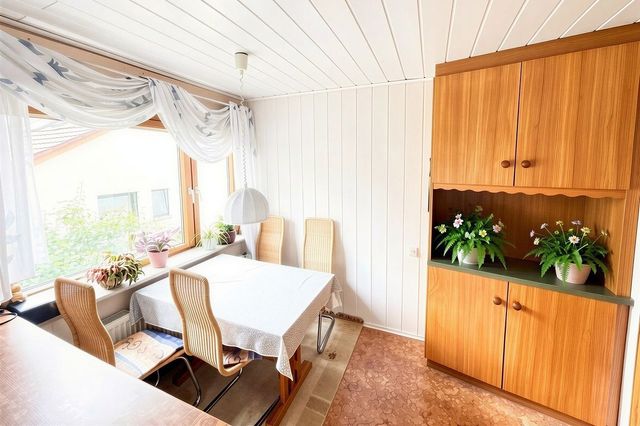 Hauptwohnung Küche - Esszimmer - (KI generiert)