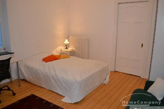 Zimmer in Altbauwohnung