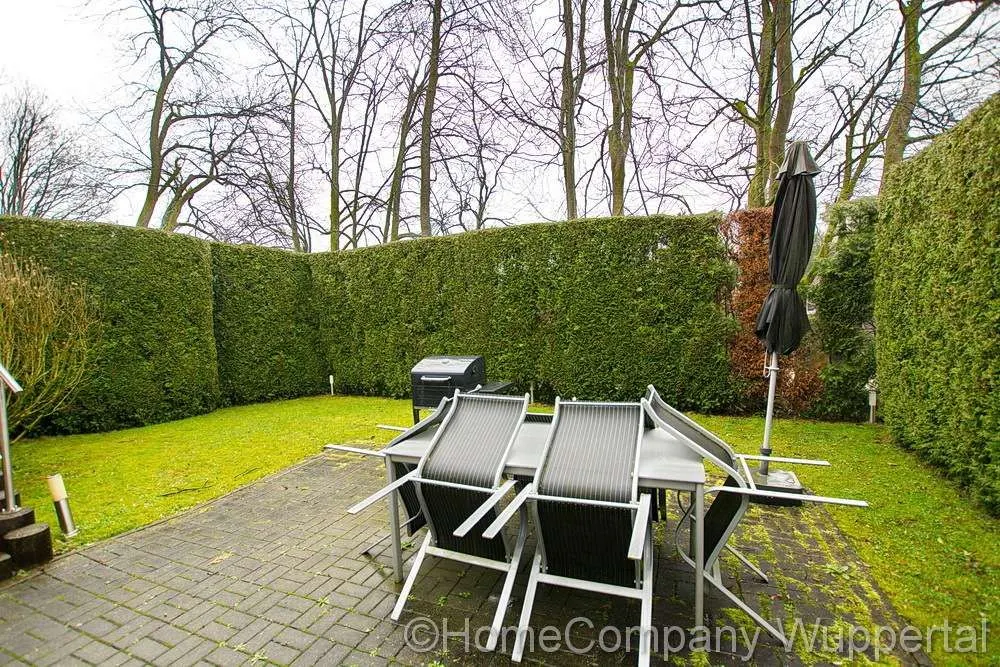 Garten mit Terrasse