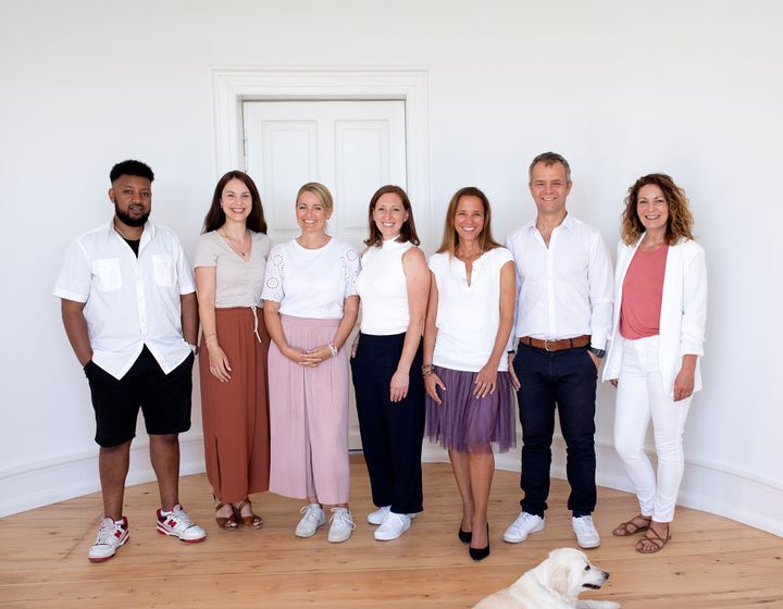 Team Foto von Bodenstein Immobilienvermarktung in den Büroräumen