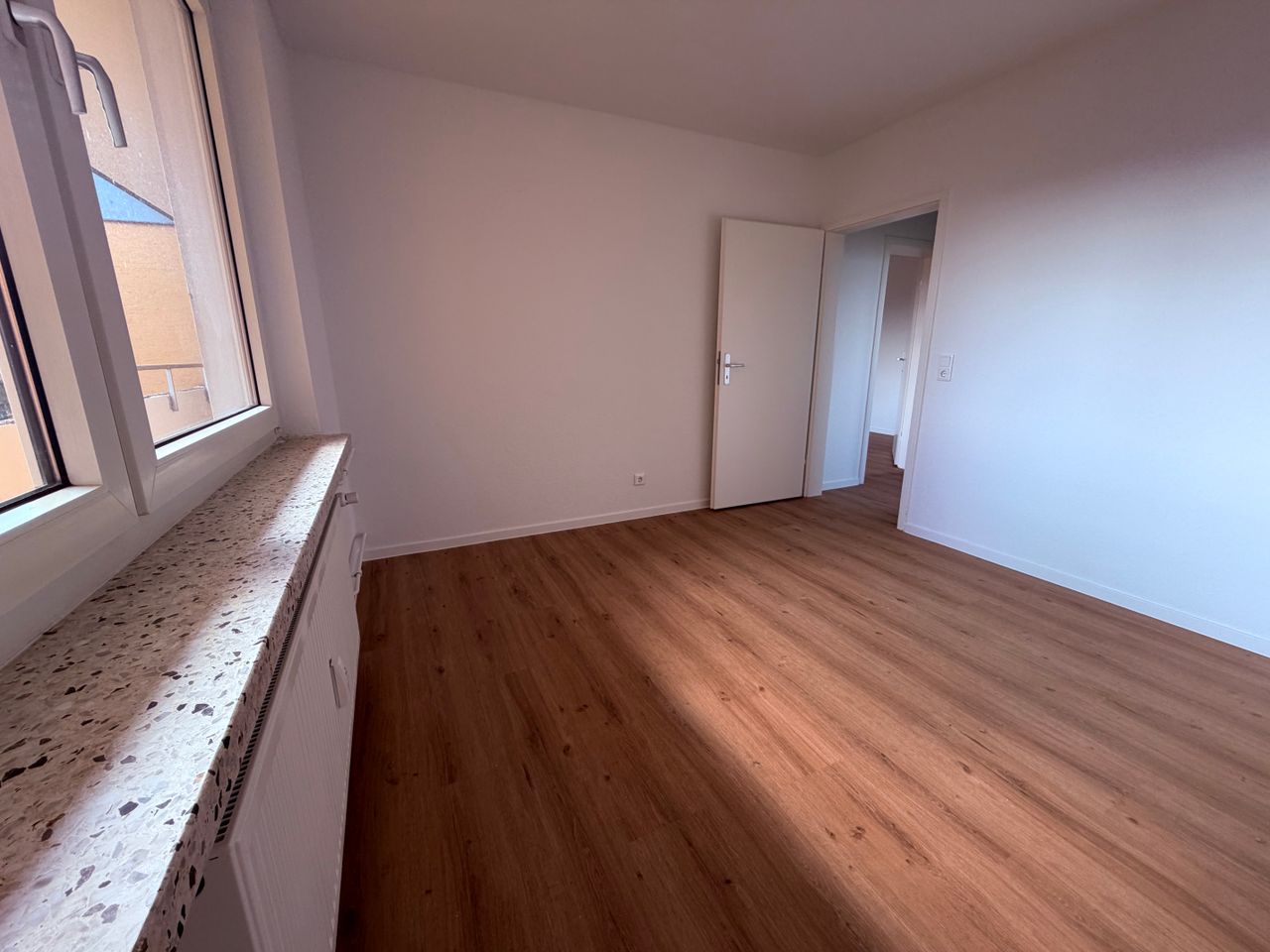 Modernisierte 4-Zimmer-Wohnung in Barsinghausen – großzügiges Wohnen mit Balkon - Foto 2