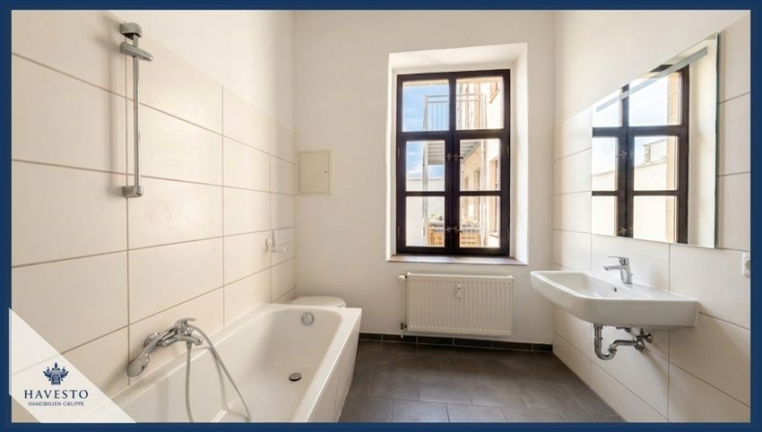 Renovierte 4-Zimmer-Wohnung mit Einbauküche und Balkon, Perfekt für Studenten als WG geeignet - Photo 3