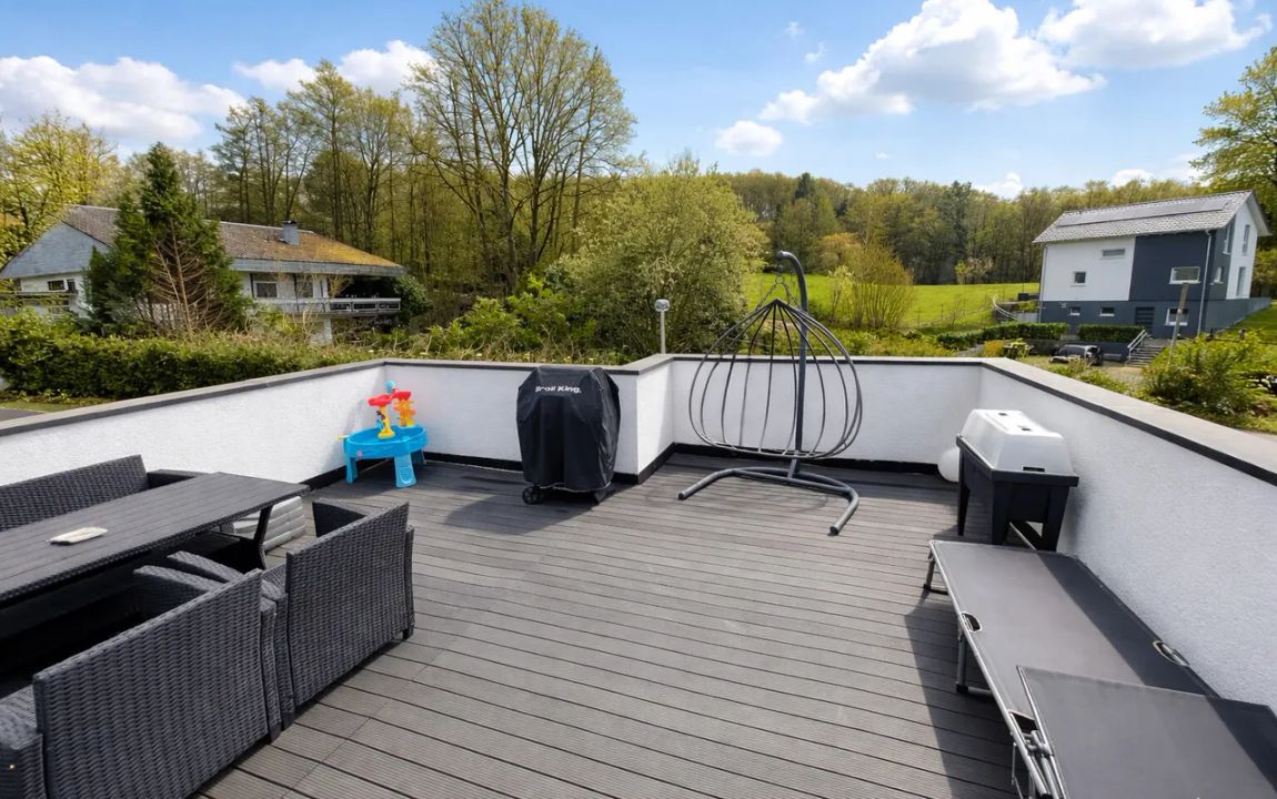 Moderne Maisonette-Wohnung mit Dachterrasse