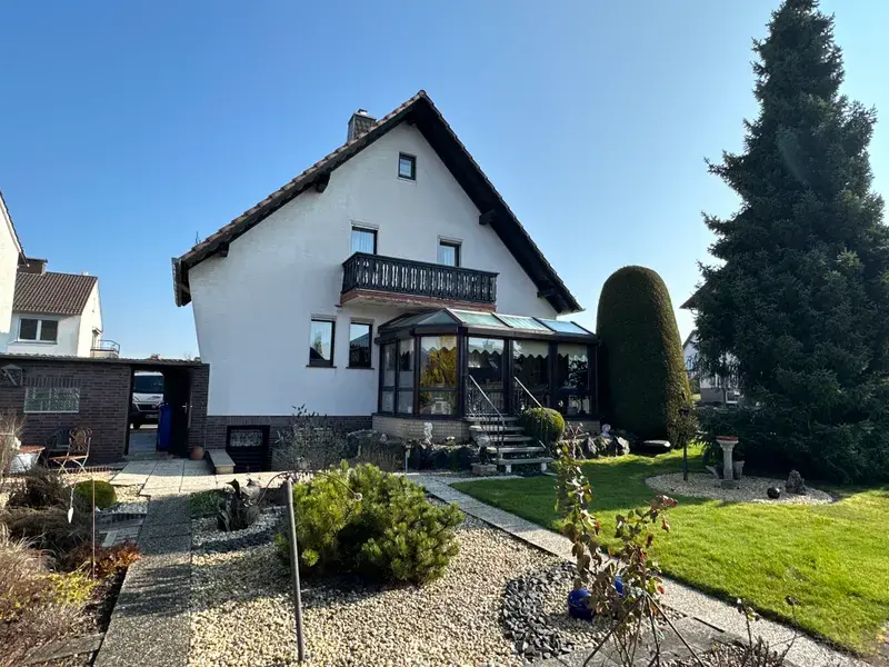 Ansicht mit Wintergarten