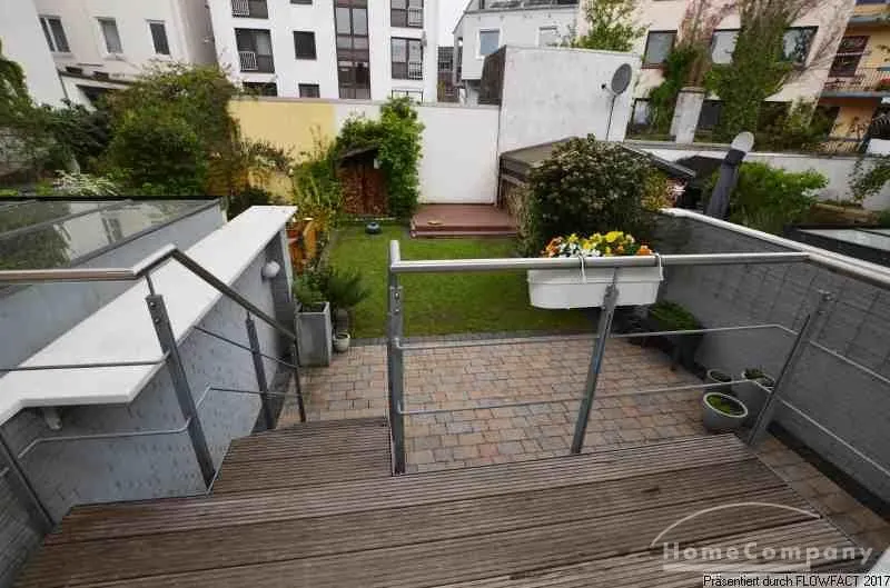 Terrasse mit Garten