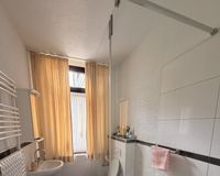 Badezimmer mit Dusche