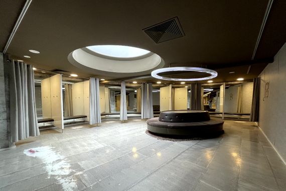 405 m² GROßE GEWERBEFLÄCHE MIT VIELSEITIGEN NUTZUNGSMÖGLICHKEITEN ZU MIETEN