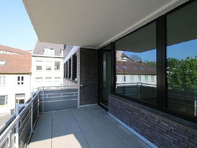MODERNE 3-ZIMMERWOHNUNG MIT BALKON IN DER KREFELDER INNENSTADT ZU MIETEN - Photo 4