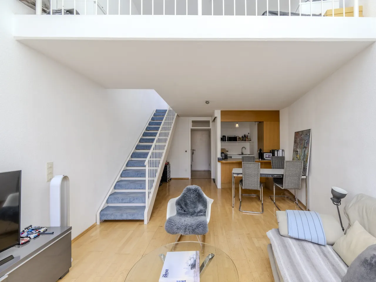 Wohnbereich mit Blick zur Galerie